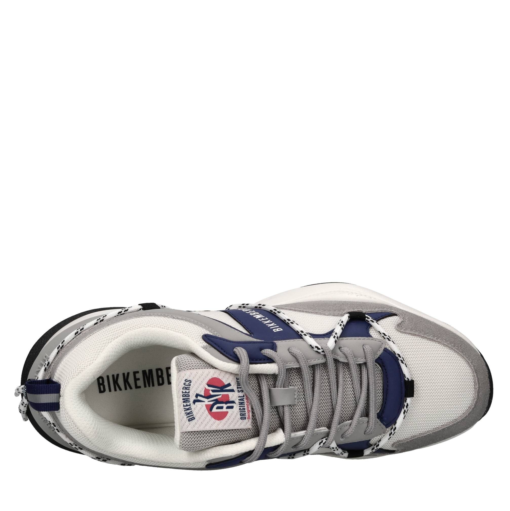 Sneakers in pelle,ecopelle e tessuto 