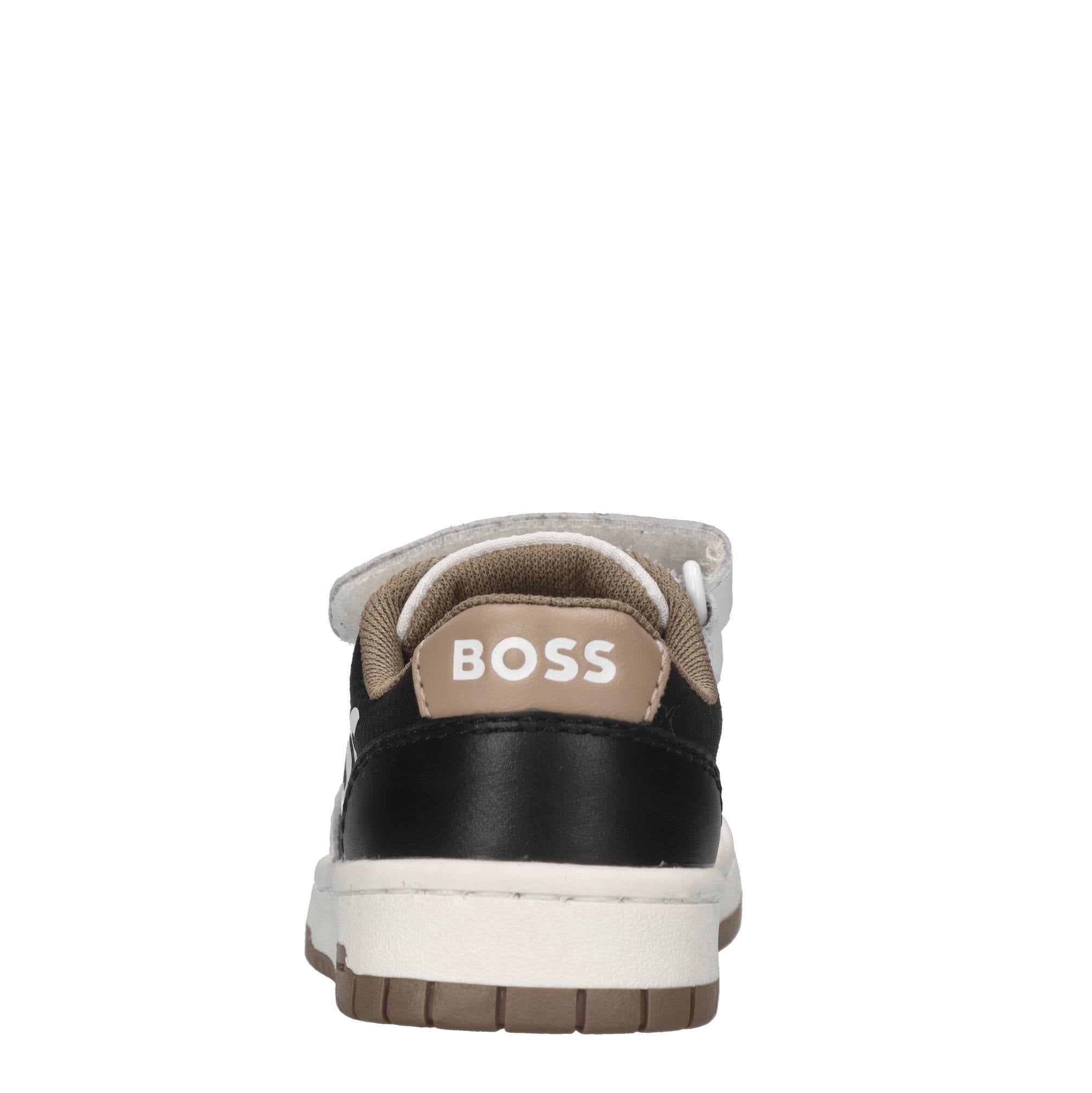 Sneakers in pelle e tessuto 