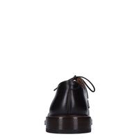 Stringate in pelle 