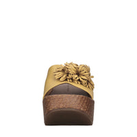 Mules in pelle e rafia 