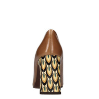 Décolleté in pelle 