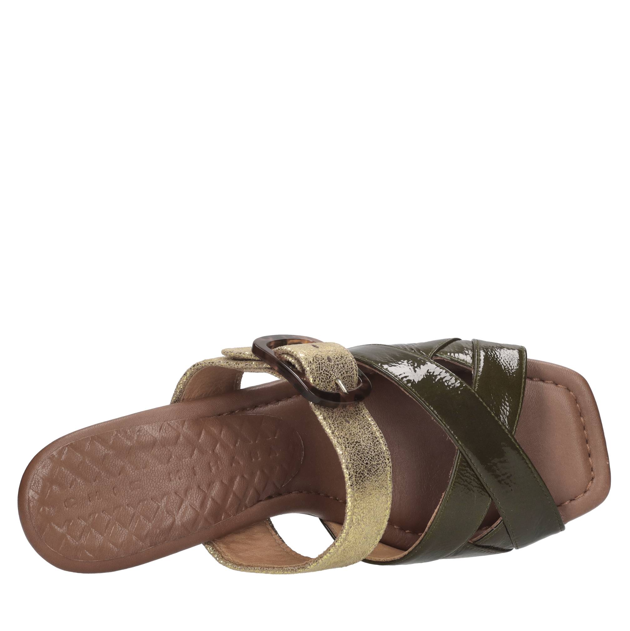 Sandali in pelle e vernice 