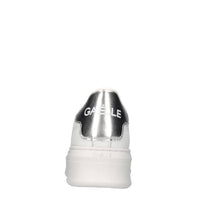 Sneakers in pelle ed ecopelle 