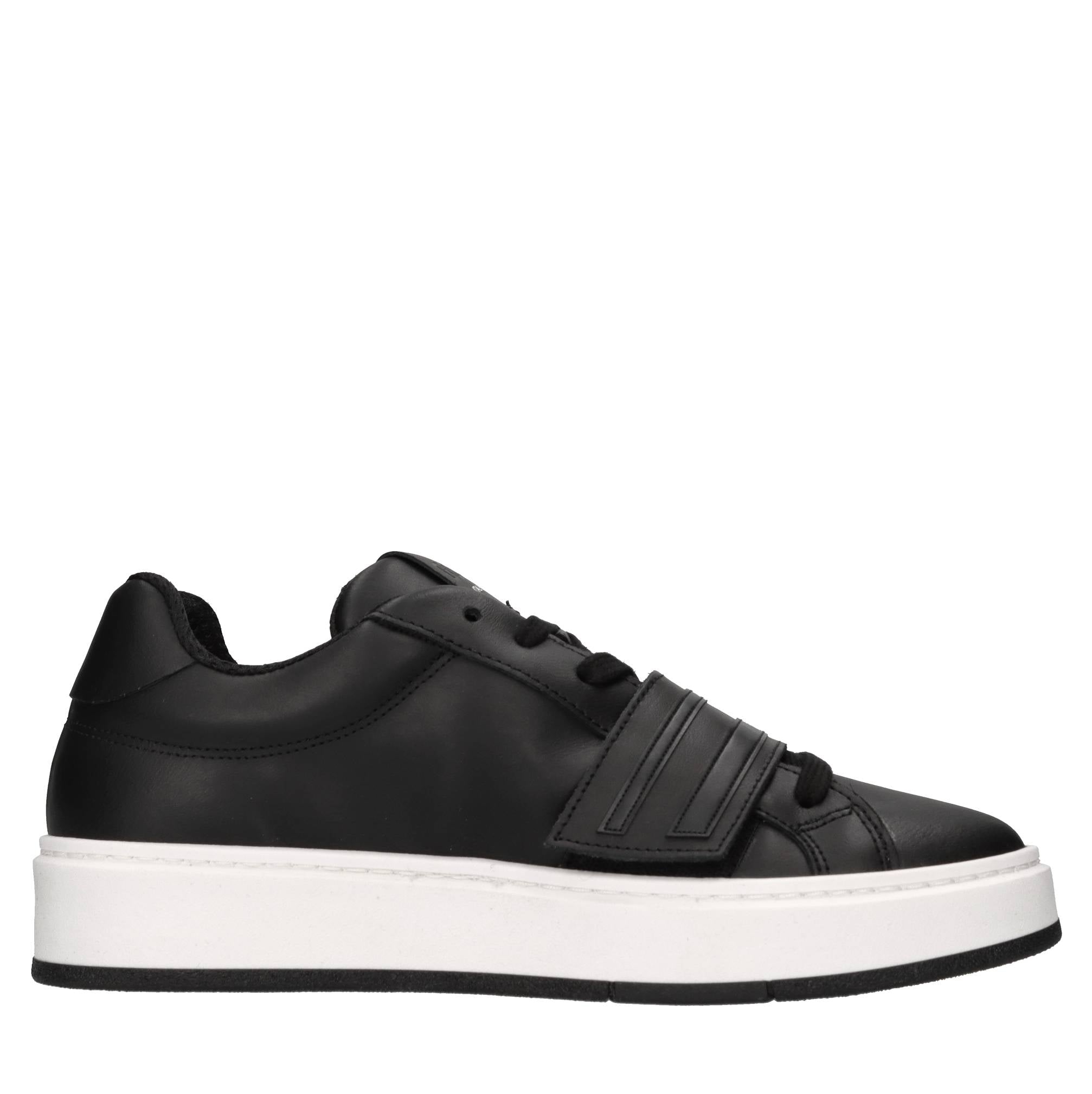 Sneakers in pelle 