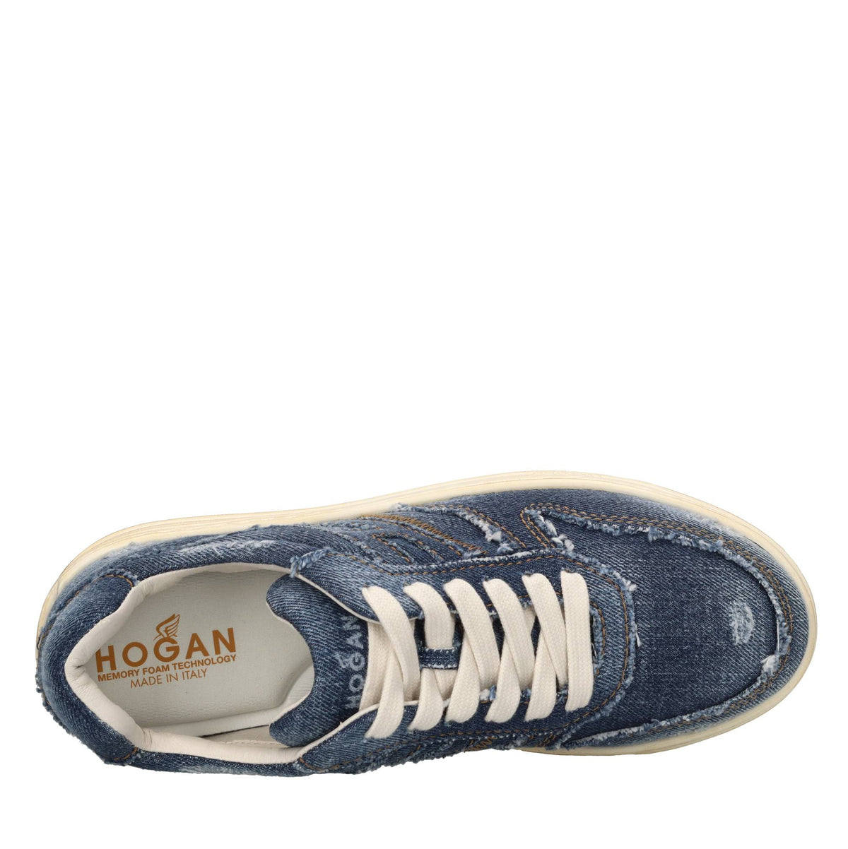 Sneakers in denim 