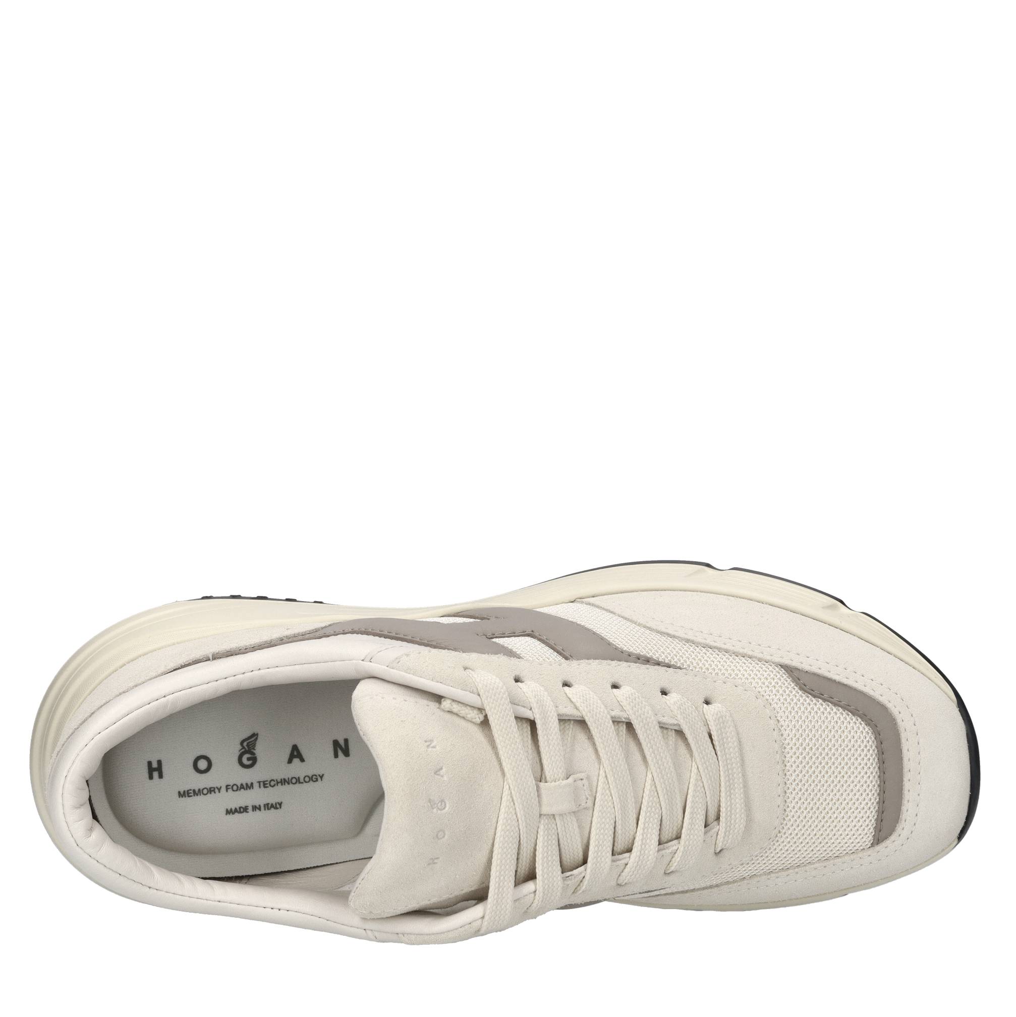 Sneakers in pelle e tessut 