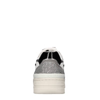 Sneakers in pelle ecopelle e strass 