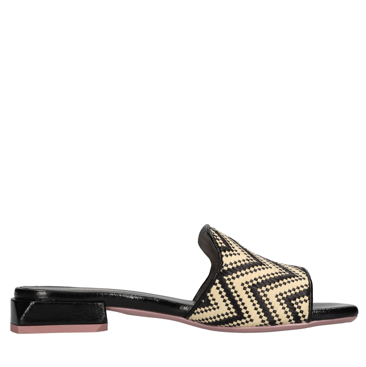 Mules in rafia 