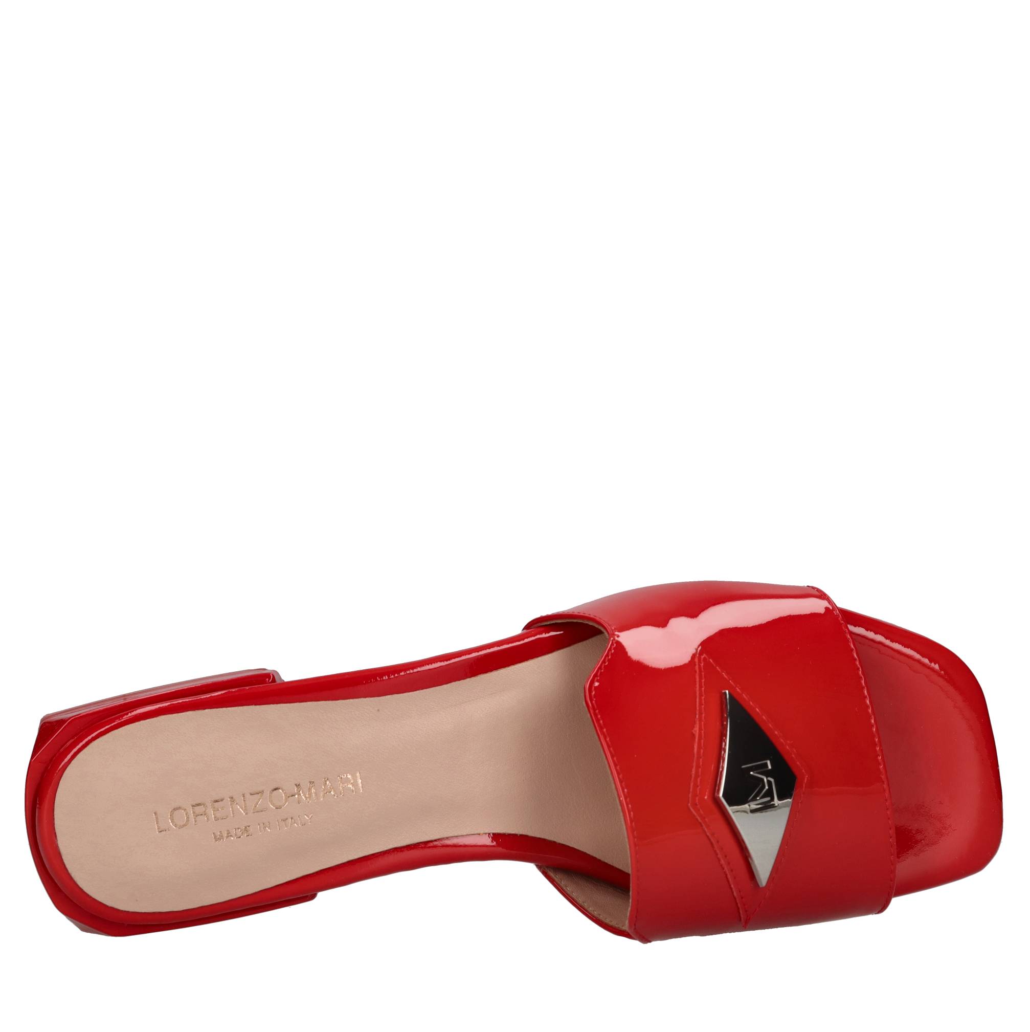 Mules in vernice 