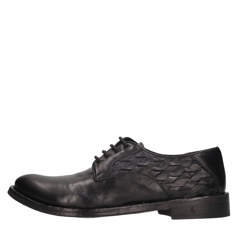 Stringate in pelle 