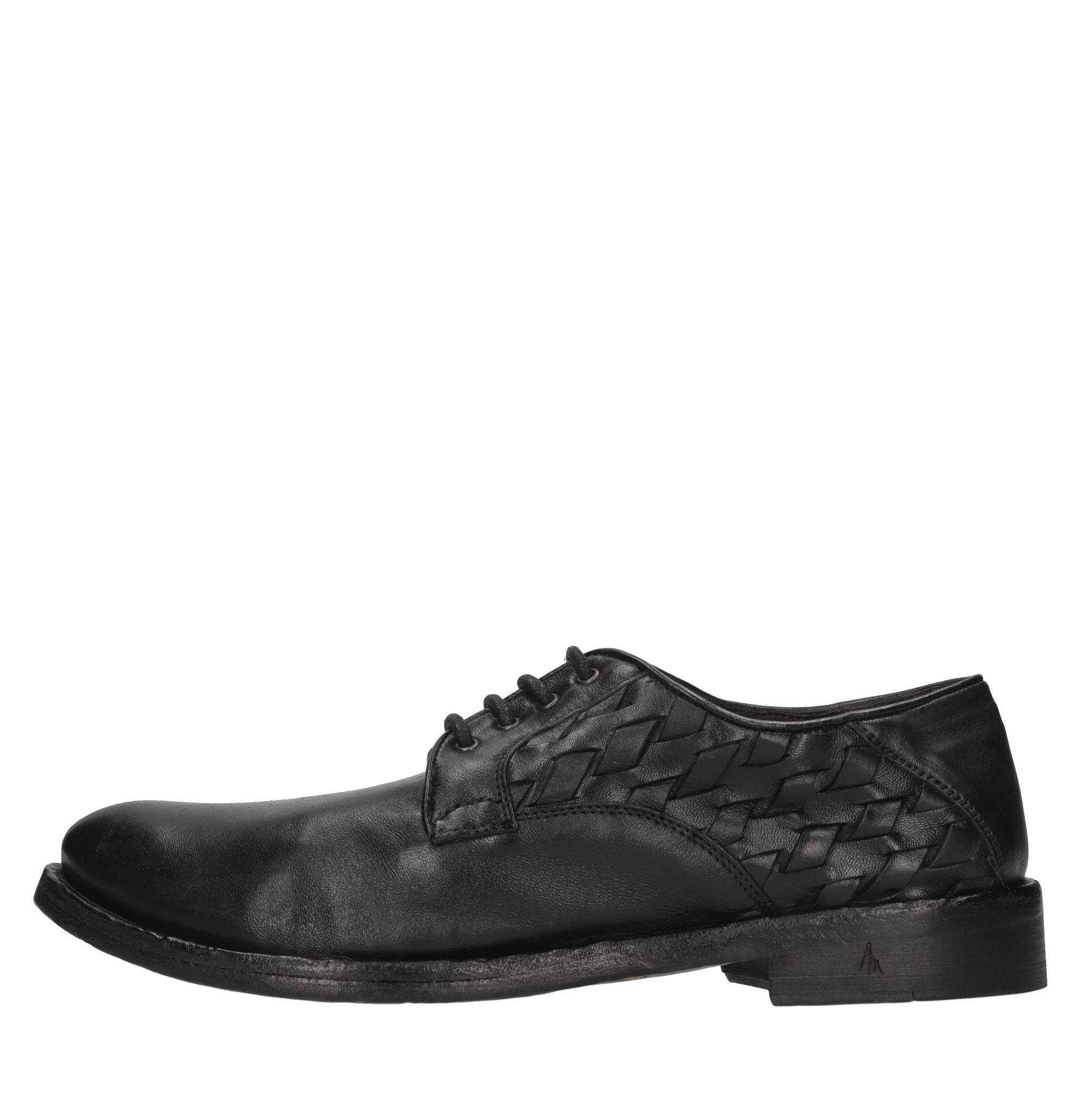 Stringate in pelle 