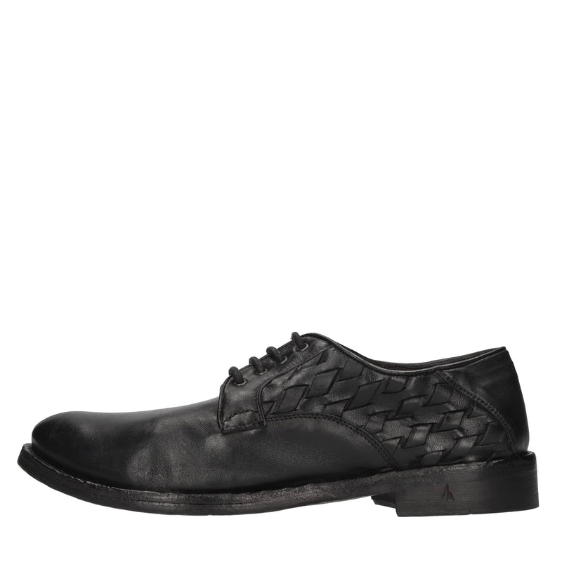 Stringate in pelle 