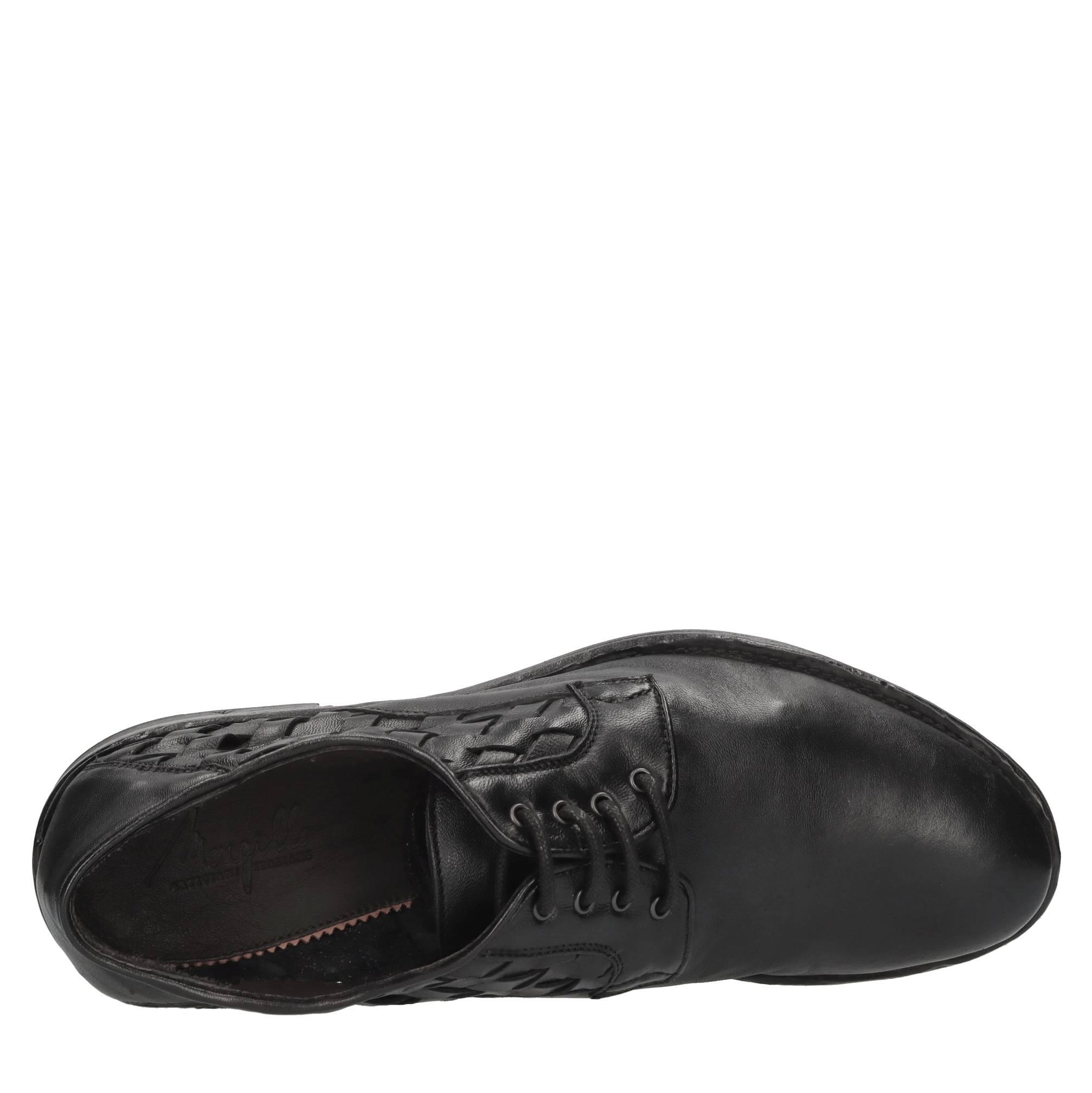 Stringate in pelle 