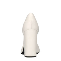 Décolleté in pelle 