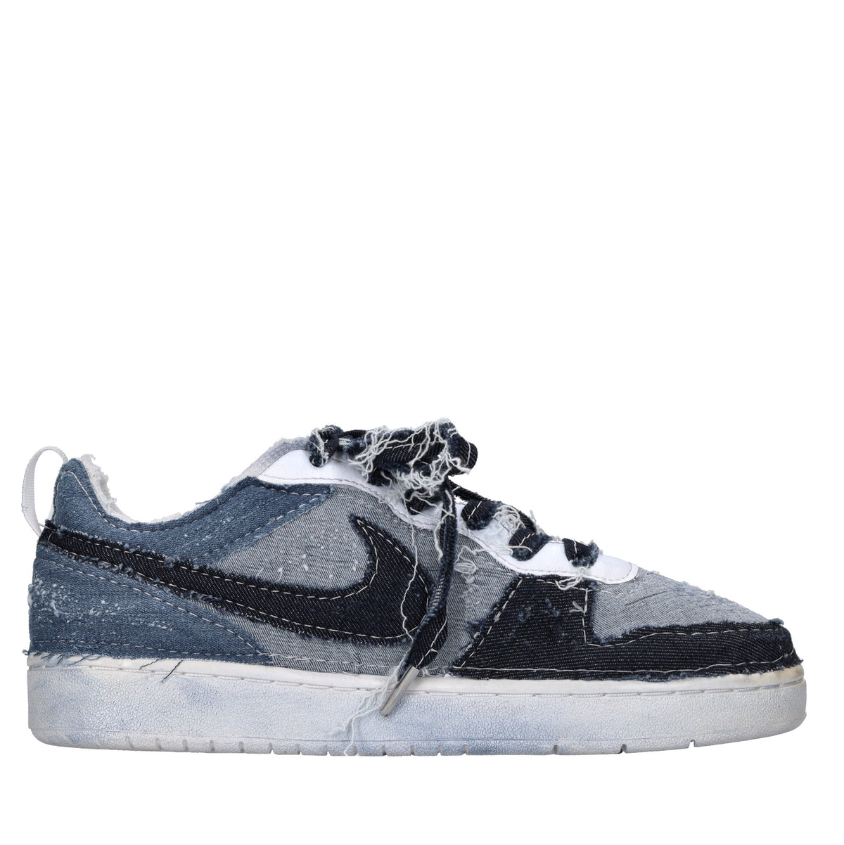 Sneakers in tessuto. 