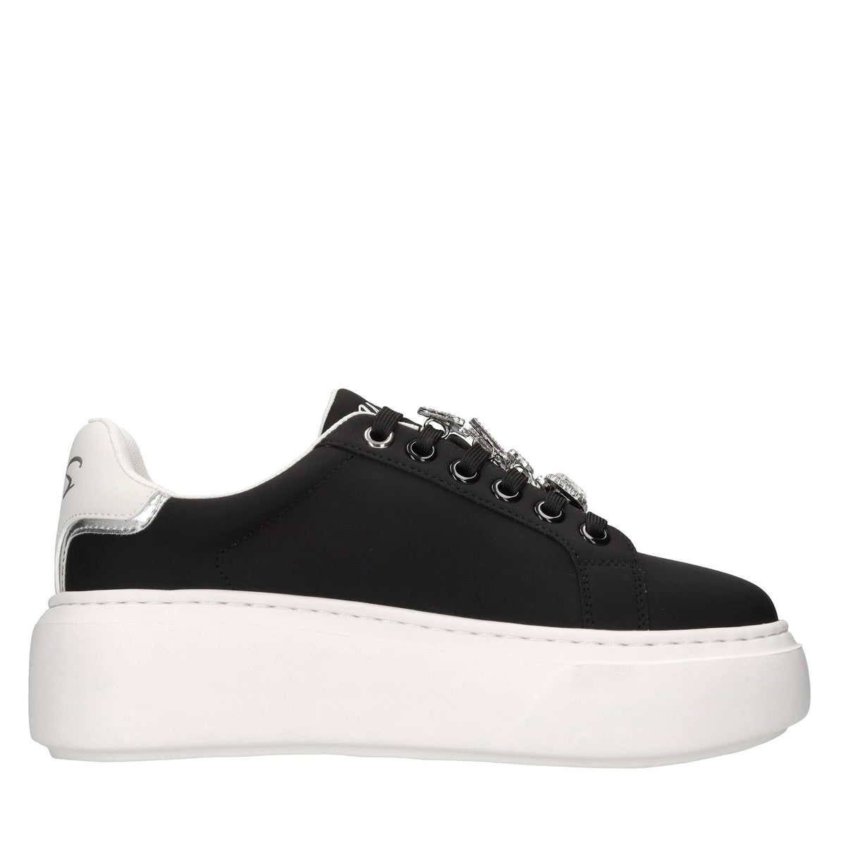 Sneakers in ecopelle con applicazioni 