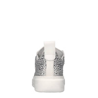 Sneakers in pelle e strass 