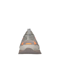 Sneakers in pelle e tessuto con dettagli arancio fluo 