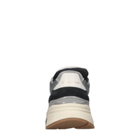 Sneakers in pelle camoscio e tessuto 