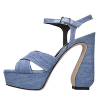 Sandali in denim 