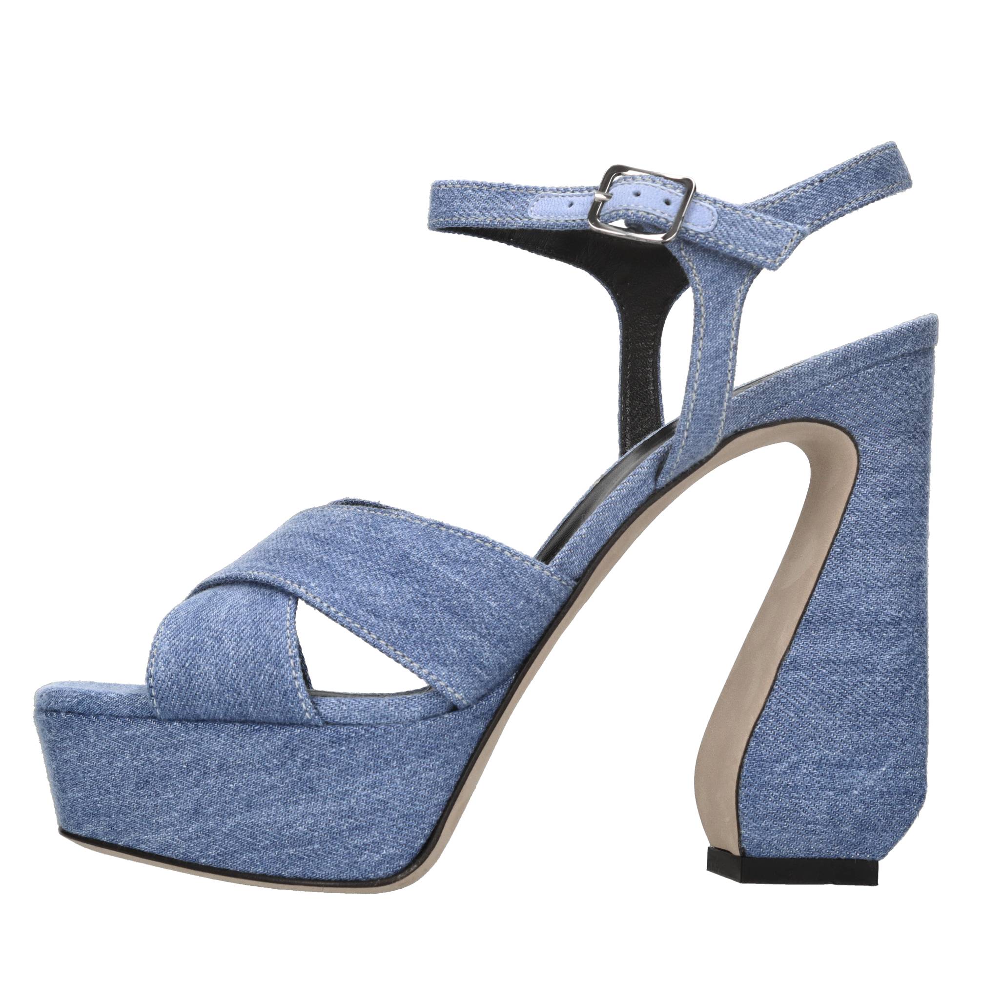 Sandali in denim 