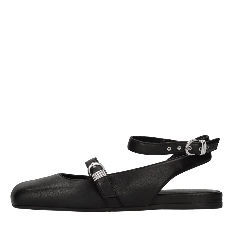 Flat in pelle 