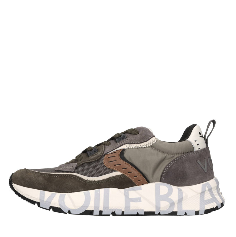 Sneakers in camoscio e tessuto 