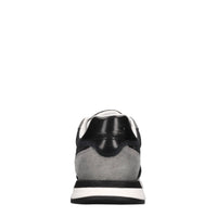 Sneakers in camoscio e tessuto 