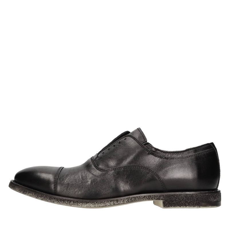 Stringate in pelle 