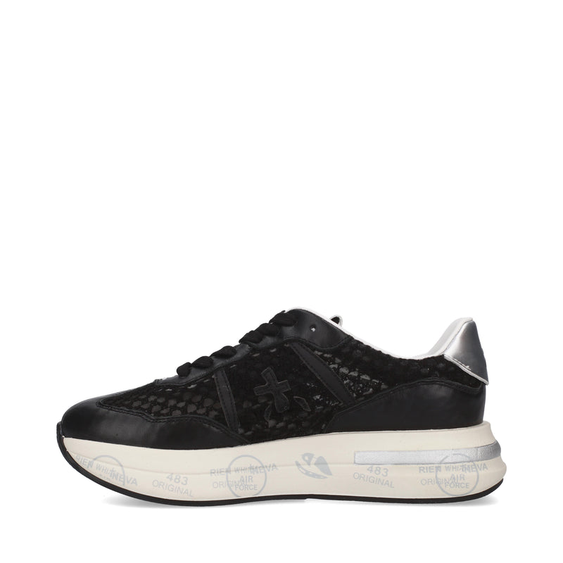Sneakers in pelle scamosciata, tessuto e inserti in pelle 