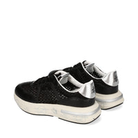 Sneakers in pelle scamosciata, tessuto e inserti in pelle 
