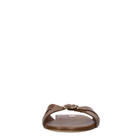 Flat in pelle 