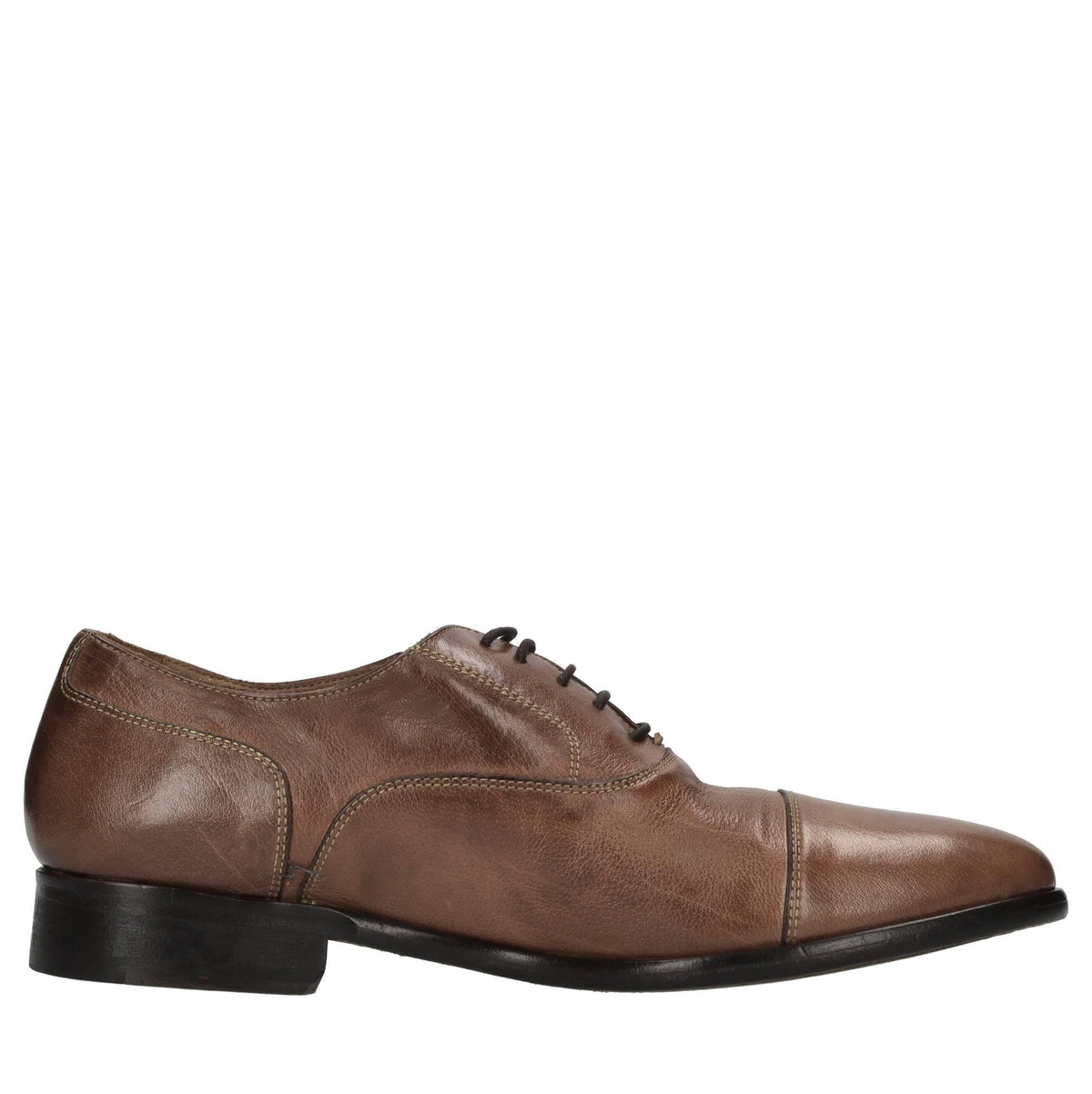 Stringate in pelle 