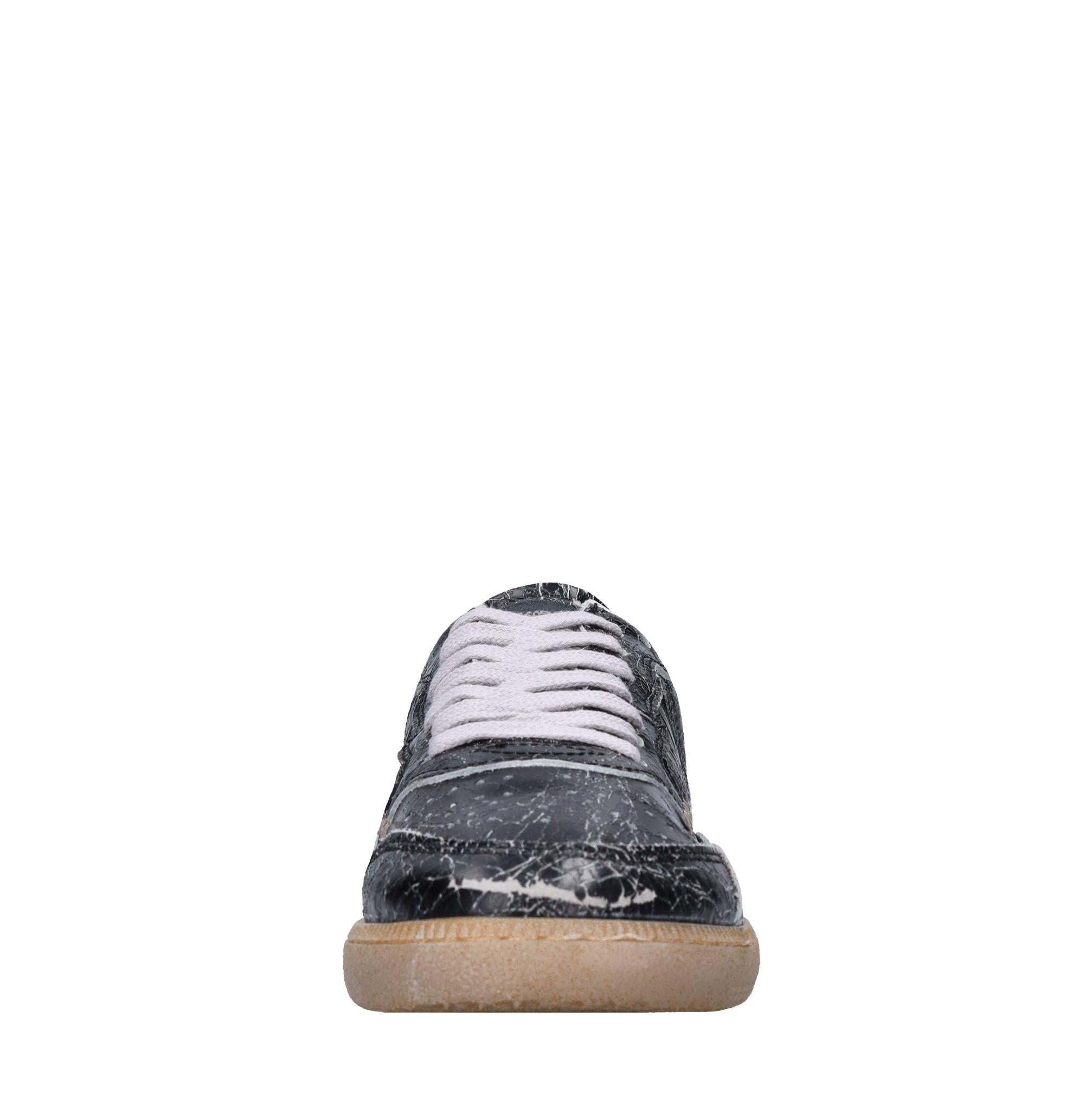 Sneakers in pelle 