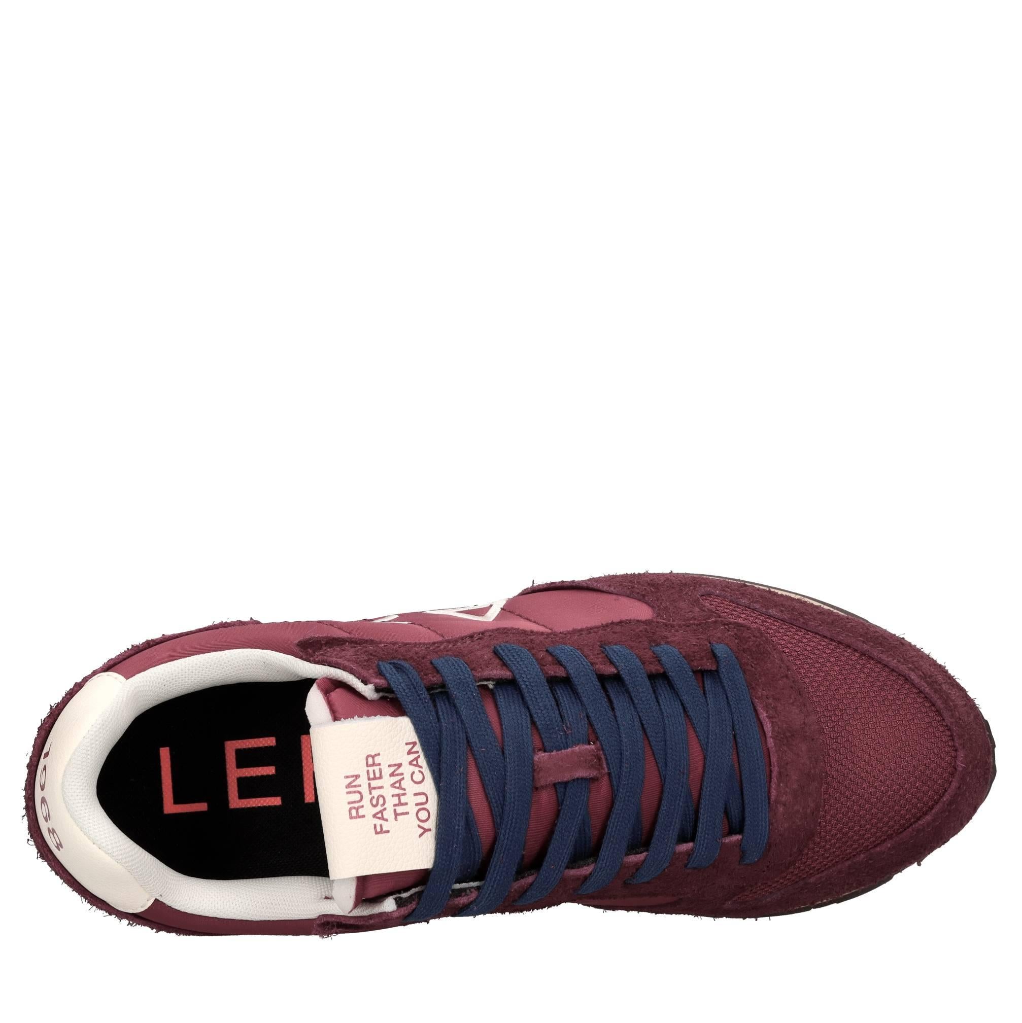 Sneakers in camoscio e tessuto 