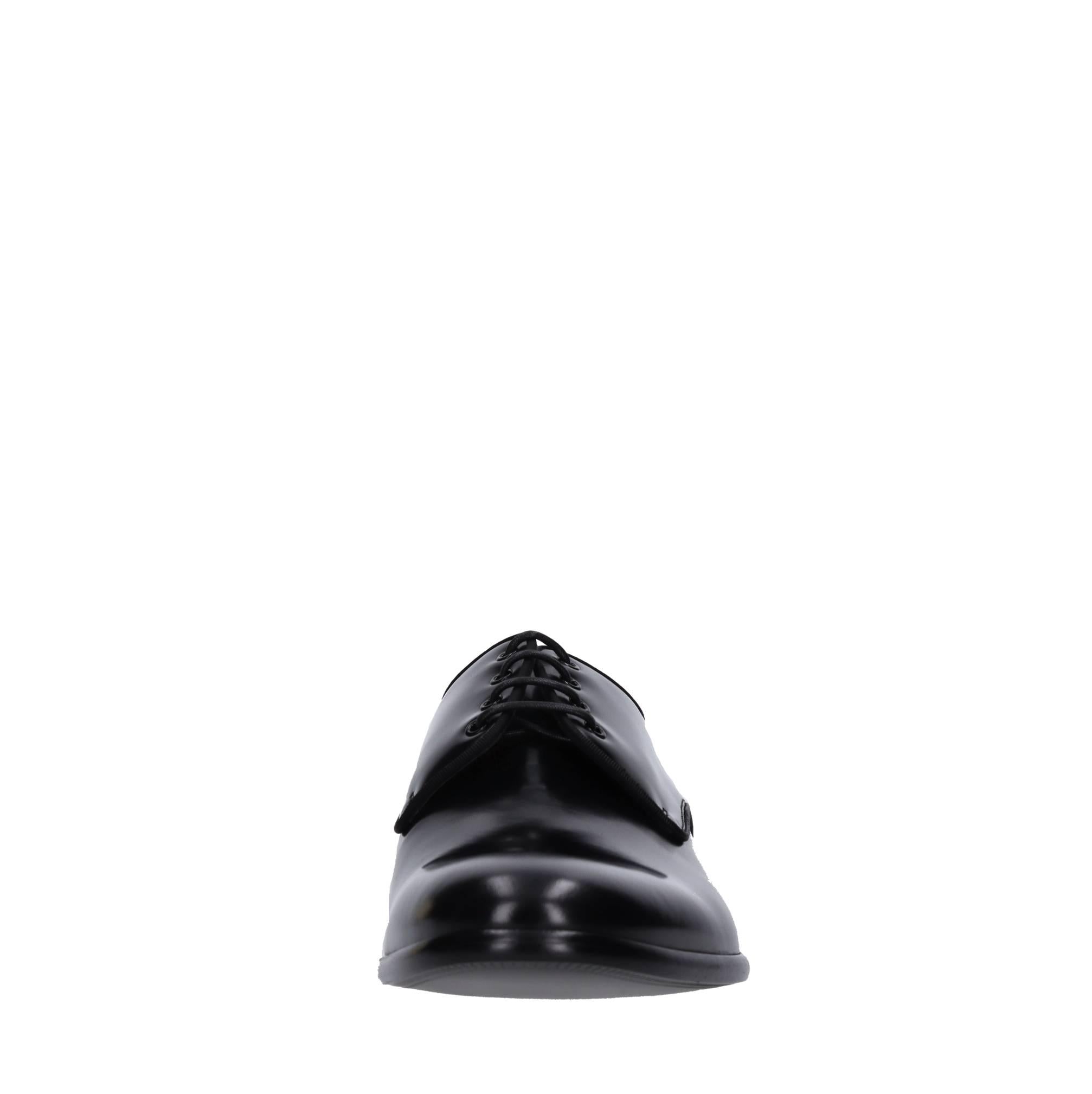 Stringate in pelle 