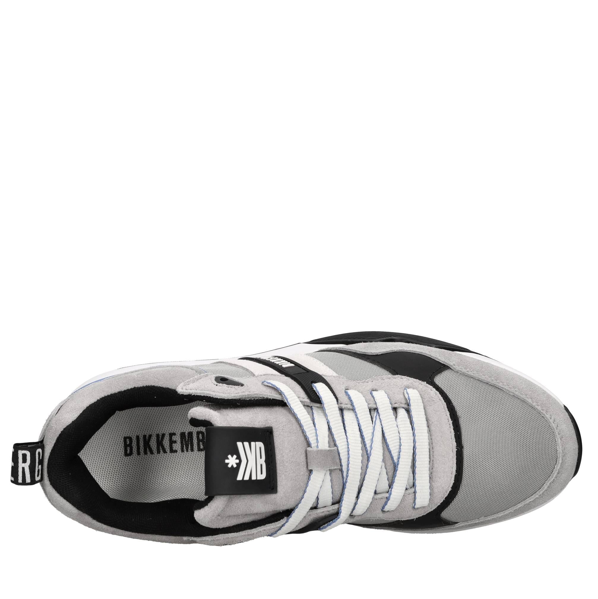 Sneakers in camoscio, ecopelle e tessuto 
