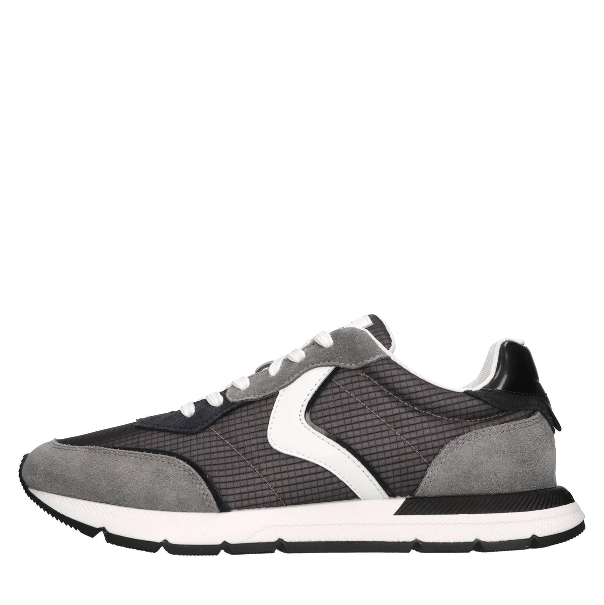 Sneakers in camoscio e tessuto 