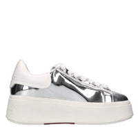 Sneakers in vernice 