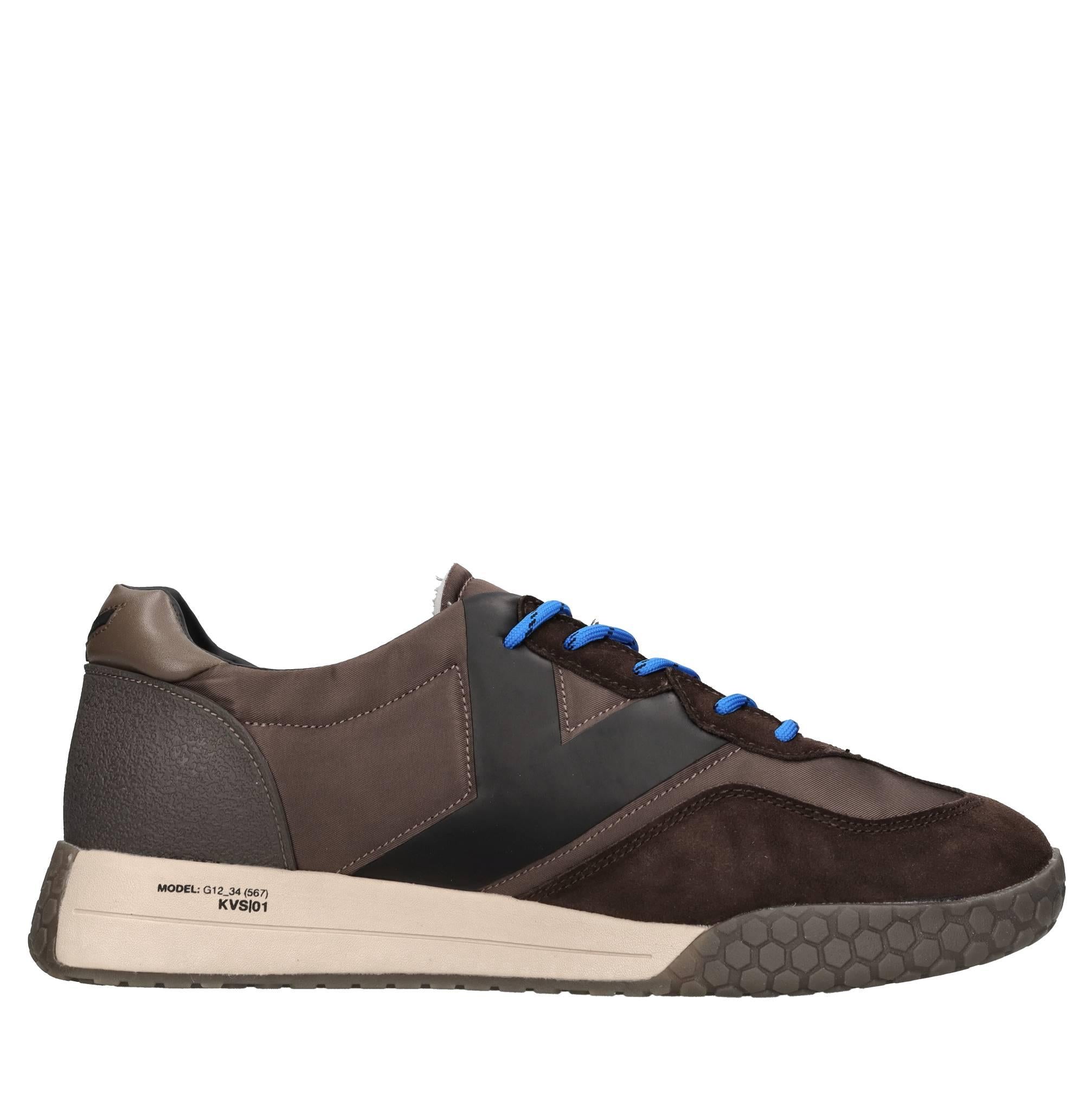 Sneakers in camoscio e tessuto 