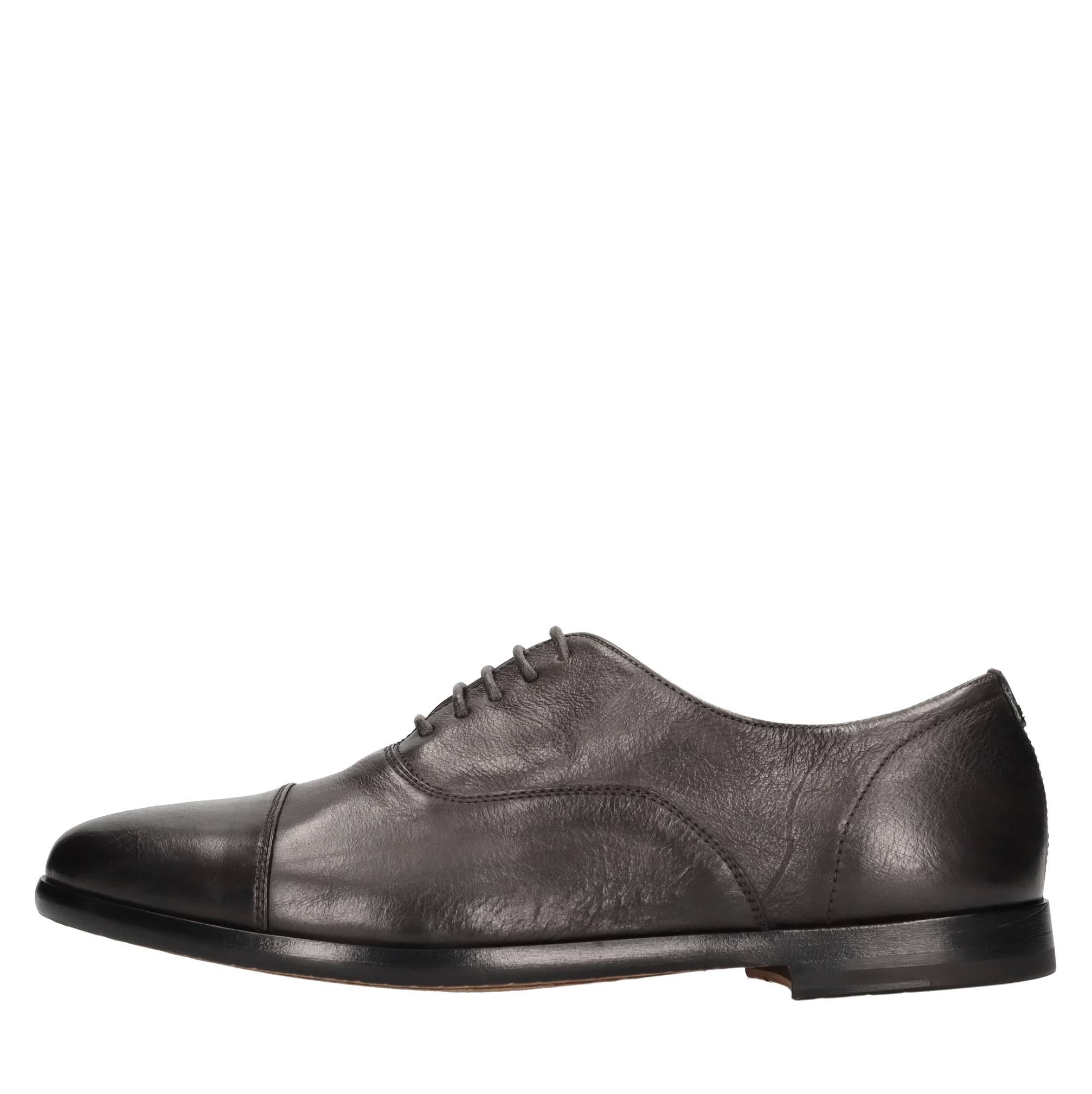 Stringate in pelle 