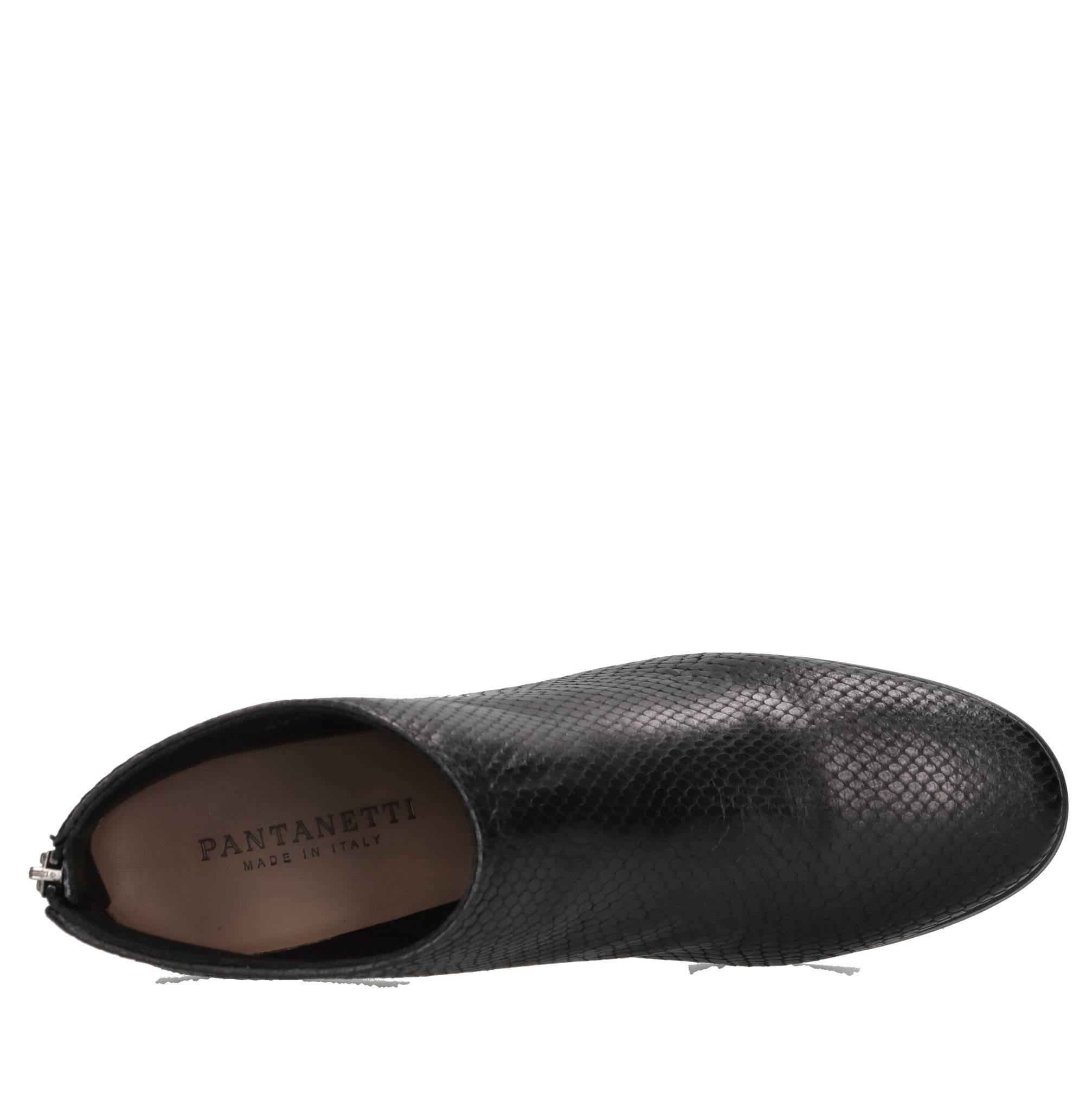 Tronchetti Hadid in pelle 