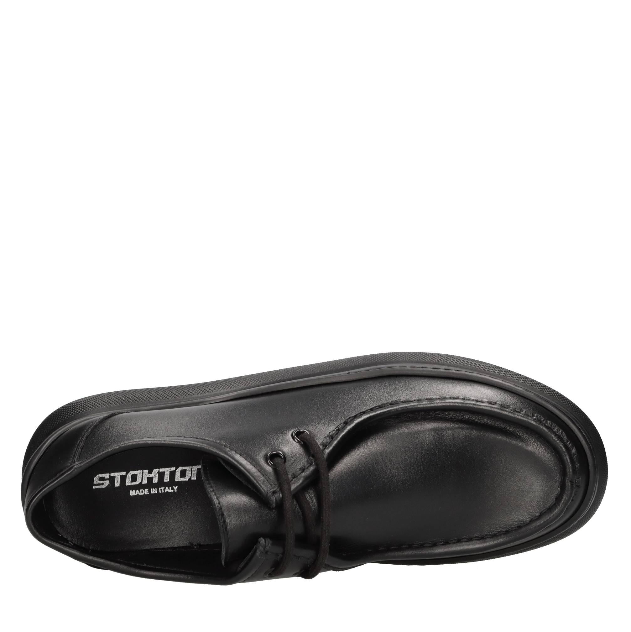 Stringate in pelle 