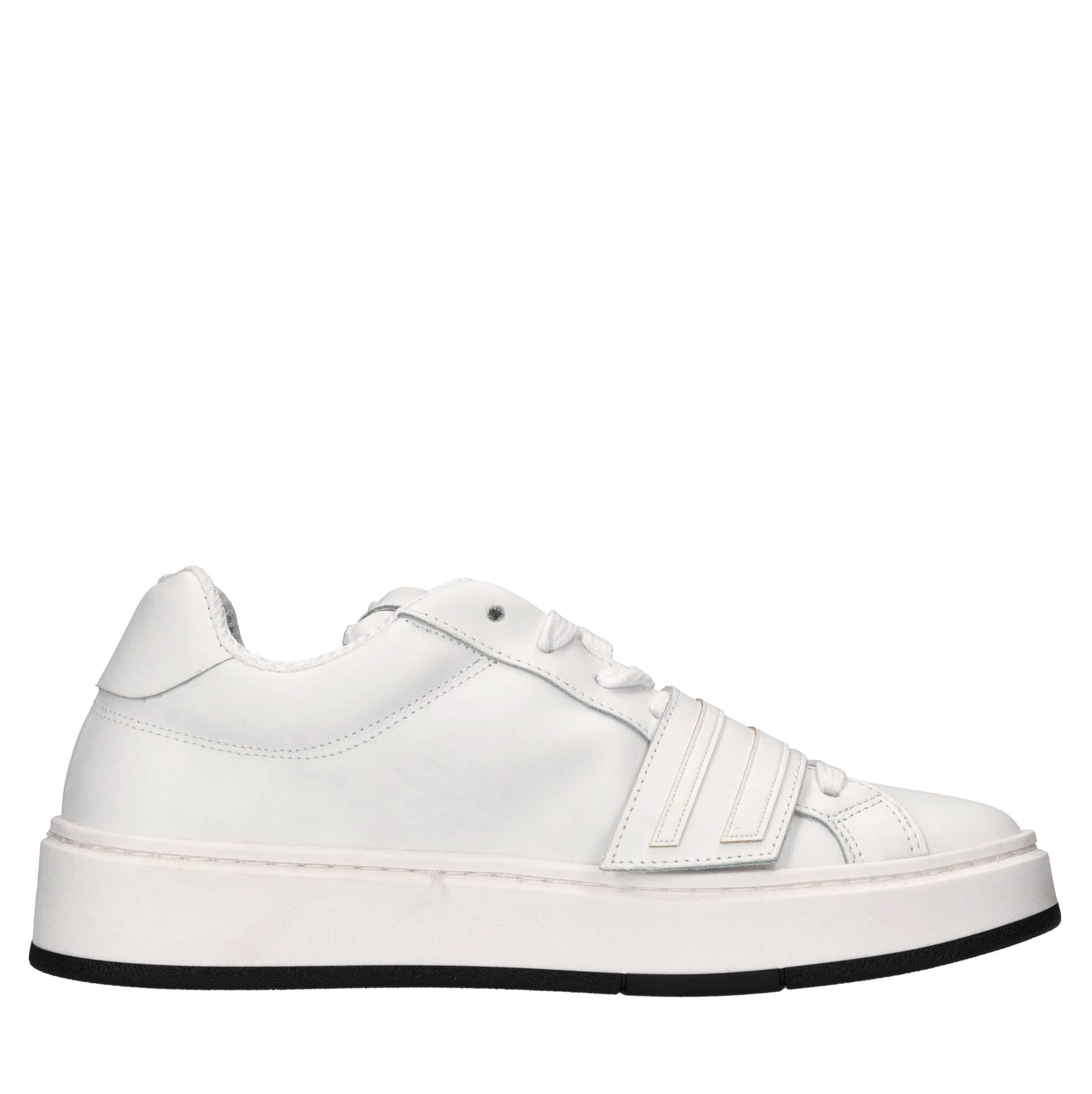 Sneakers in pelle 