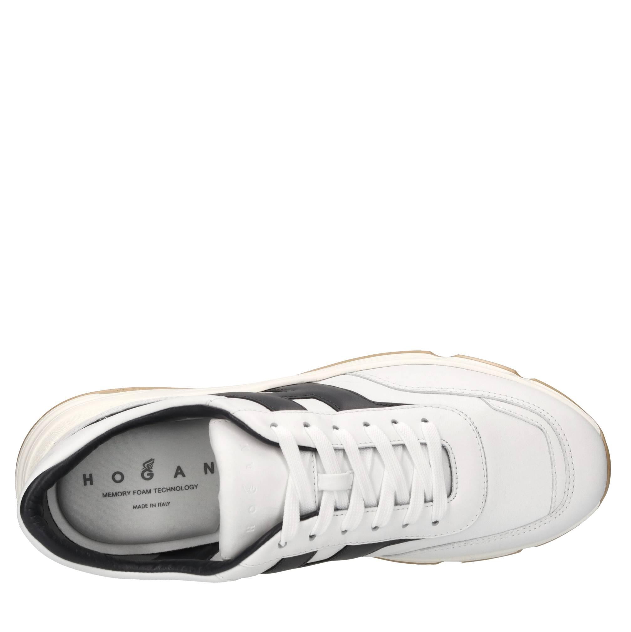Sneakers in pelle 