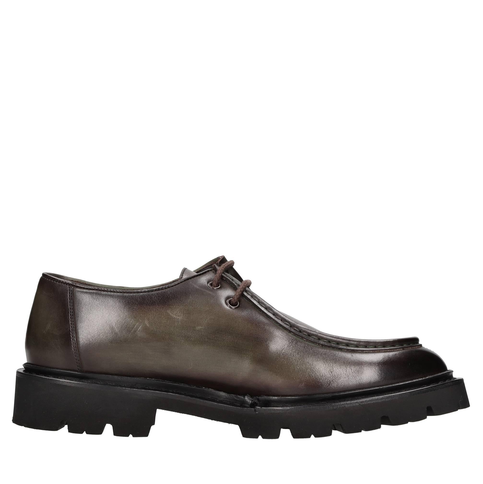 Stringate in pelle 