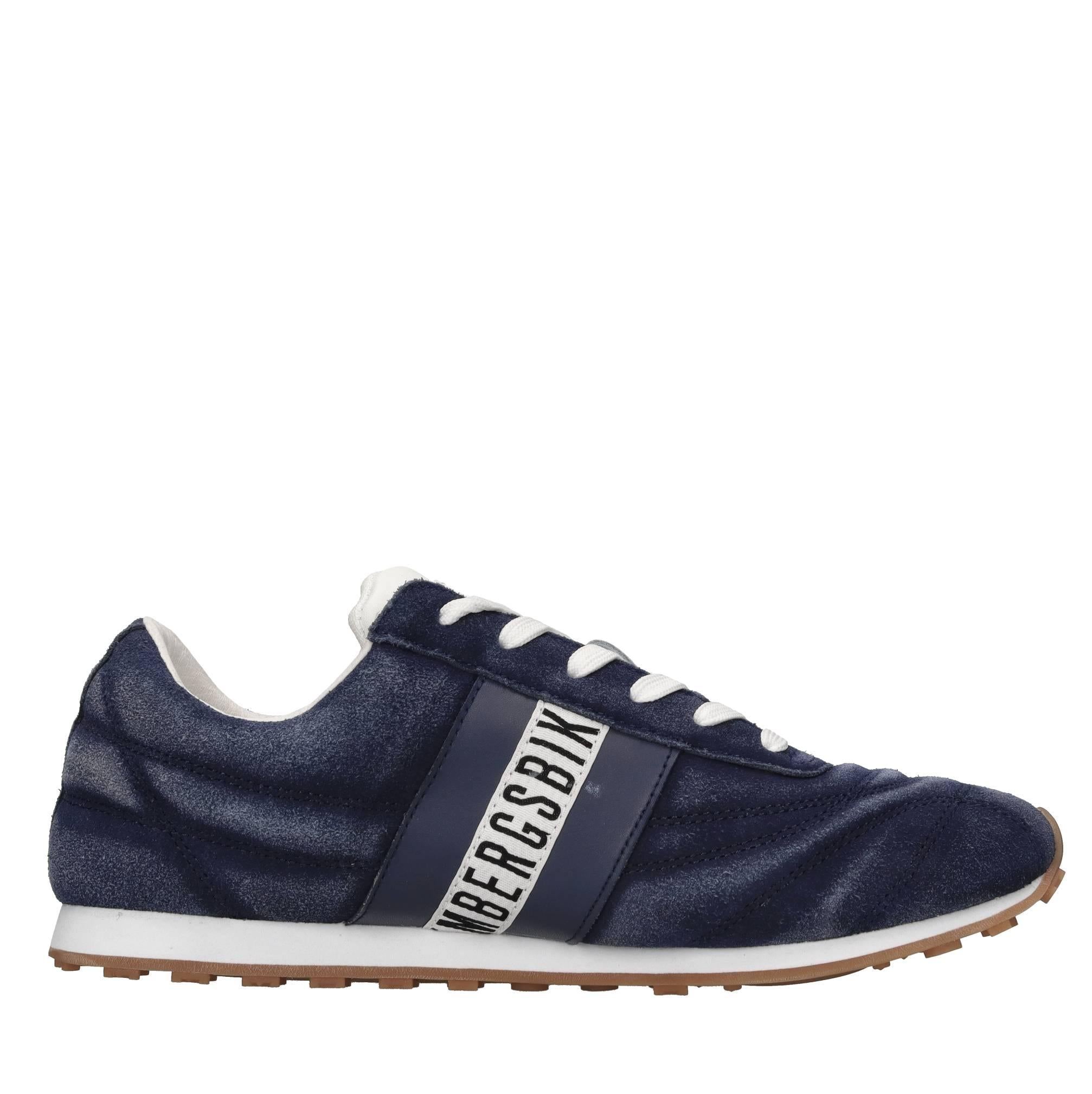 Sneakers in camoscio effetto vintage 