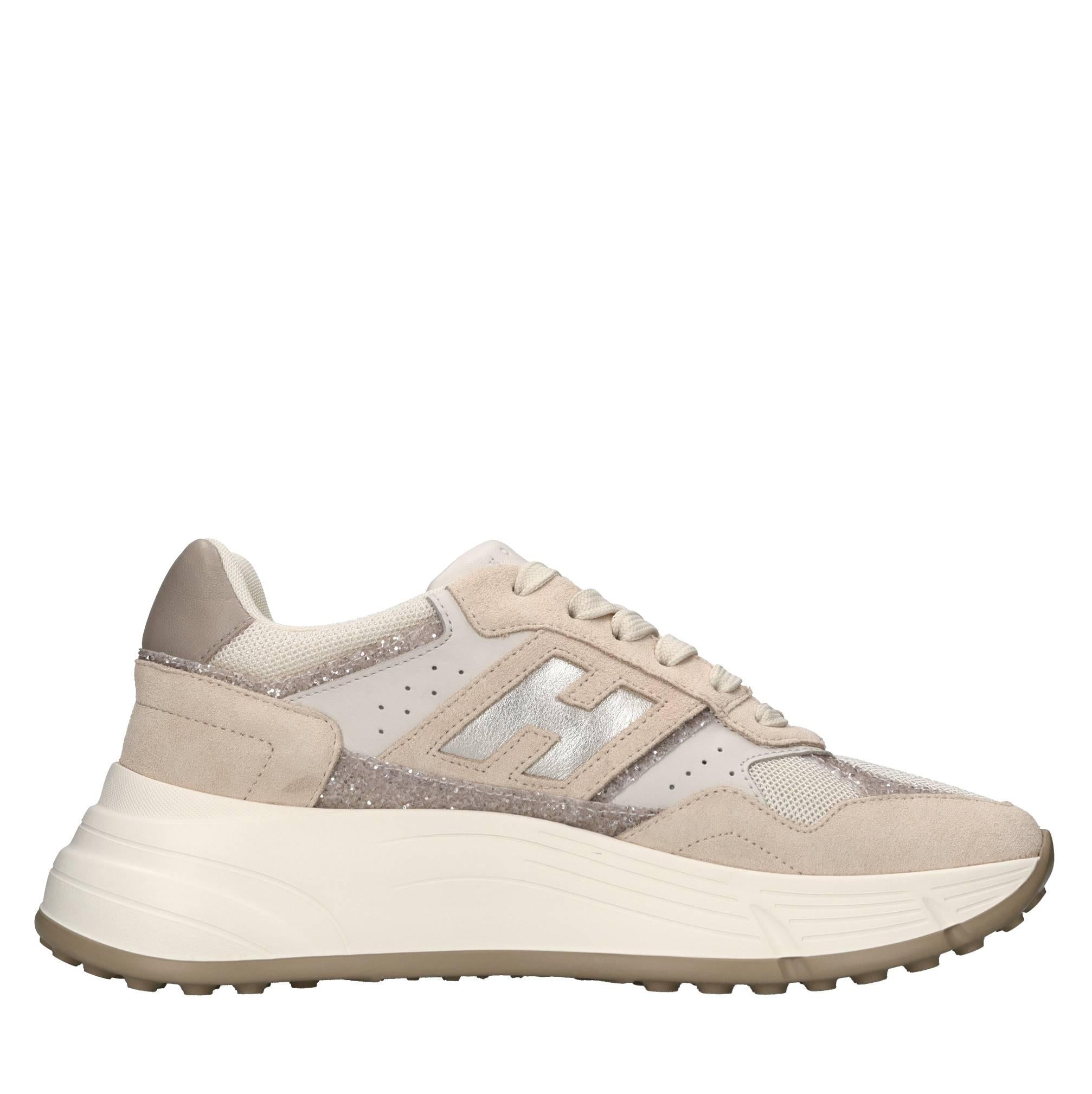 Sneakers in pelle camoscio e glitter 