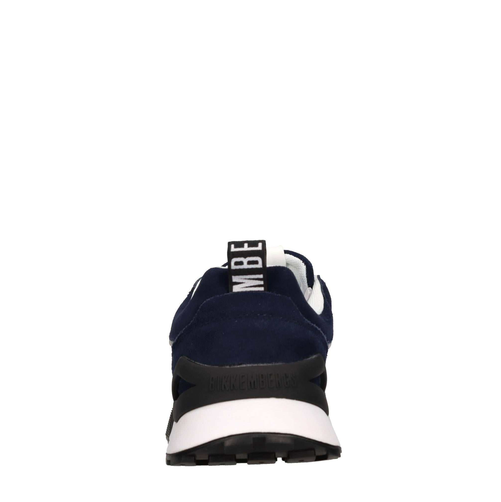 Sneakers in camoscio, ecopelle e tessuto 