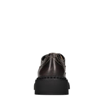 Stringate in pelle 